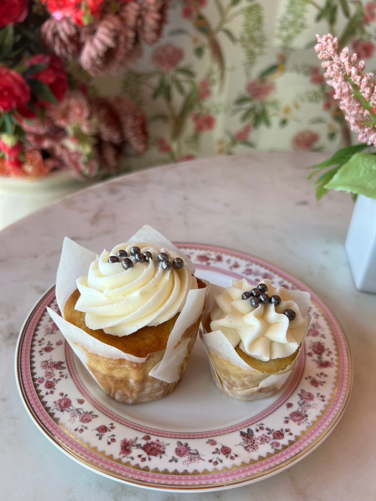 Vanilla cupcake with vanilla buttercream